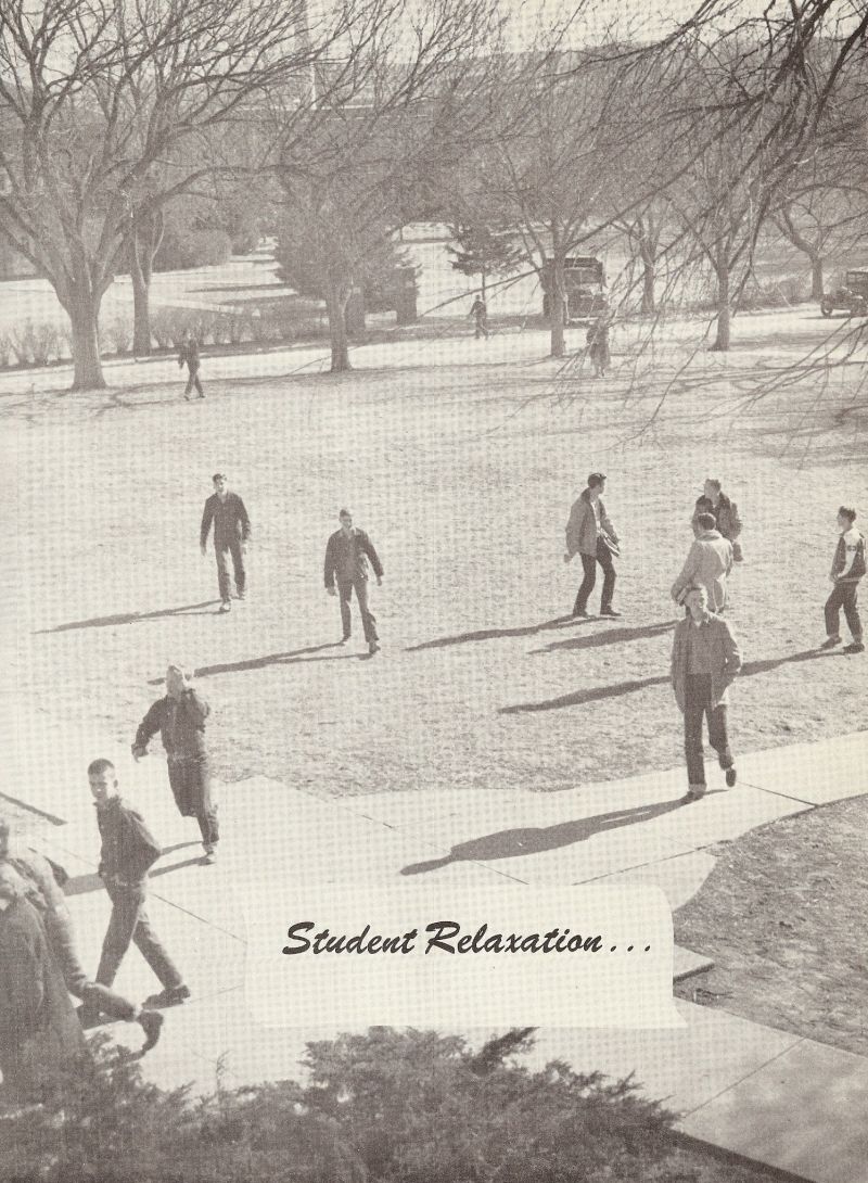 1952 